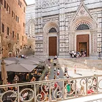 Oda ve Kahvaltı Il Battistero Residenza D'epoca