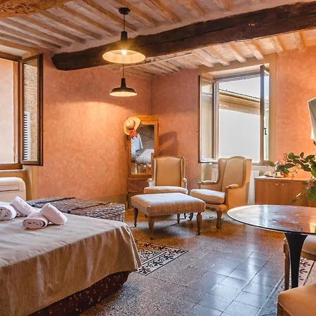 Il Battistero Residenza D'epoca Nocleg ze śniadaniem Siena