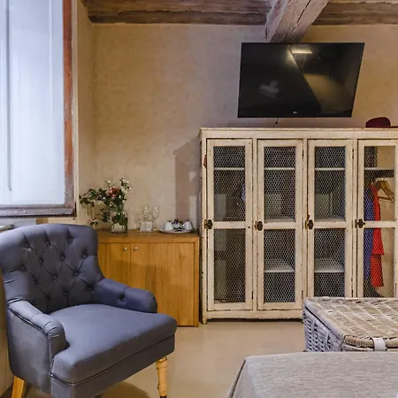 Il Battistero Residenza D'epoca Frühstückspension 2*