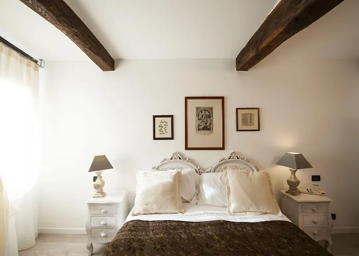 Il Battistero Residenza D'epoca Alojamento de Acomodação e Pequeno-almoço 4*